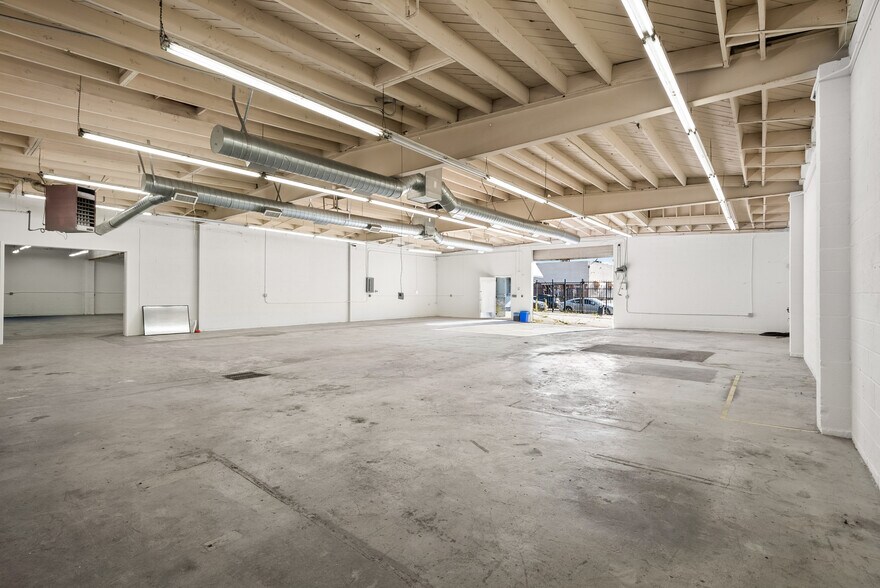 More Photos Of 7225 Fulton Ave, North Hollywood Warehouse For Sale