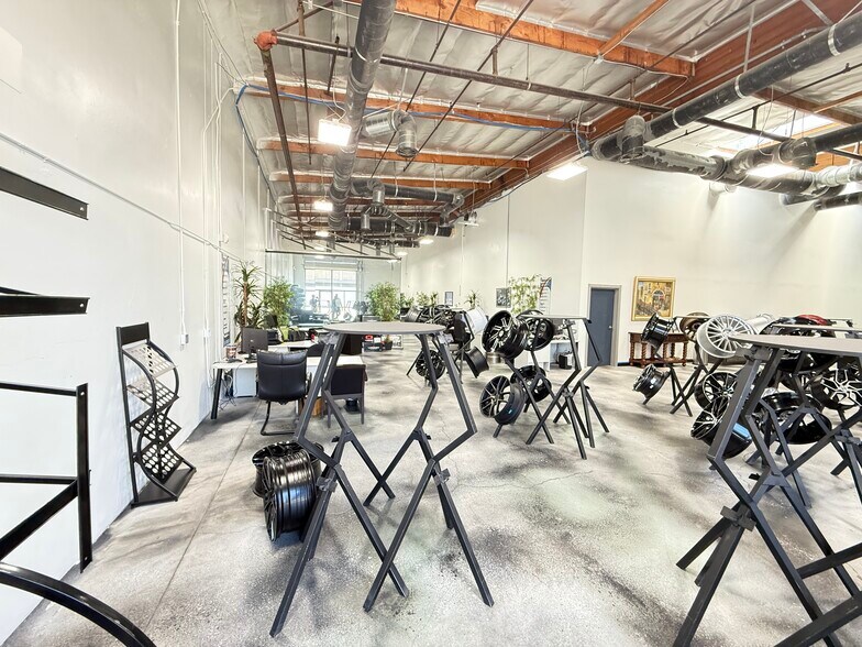 More Photos Of 1909 S Susan St, Santa Ana Distribution For Sale