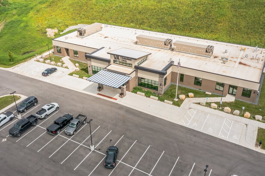 More Photos Of 1106 Military Blvd, Decorah Office For Sale