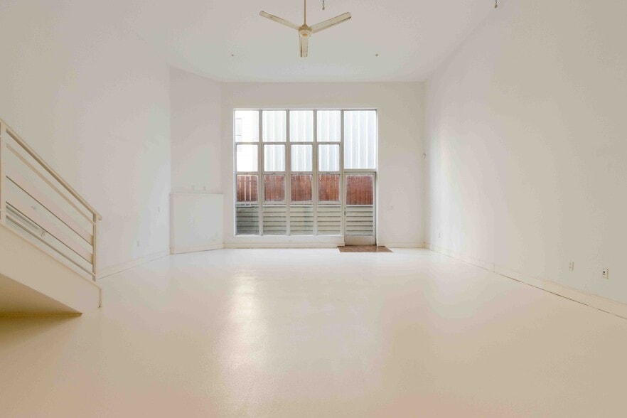 More Photos Of 1250 Missouri St, San Francisco Light Distribution For Lease