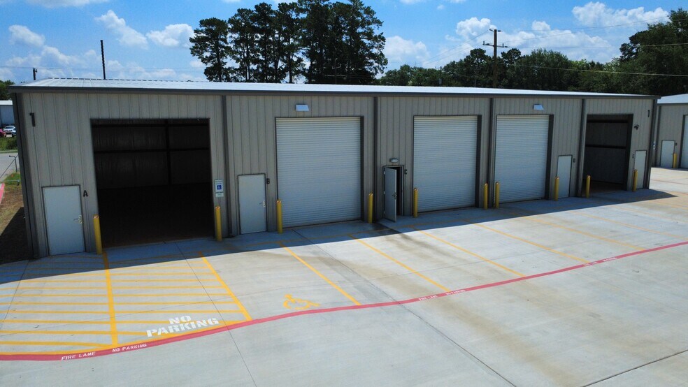 More Photos Of 200 Porter Rd, Conroe Unknown For Lease
