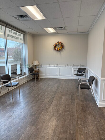 More Photos Of 93 Caterpillar Dr, Joliet Office For Sale