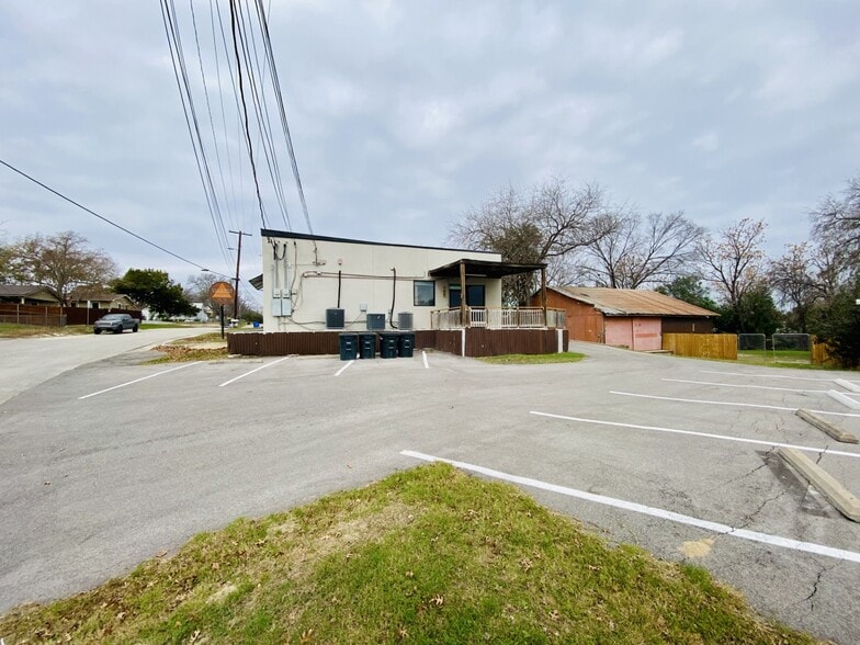 More Photos Of 635 Hill Ave, New Braunfels Loft Creative Space For Lease