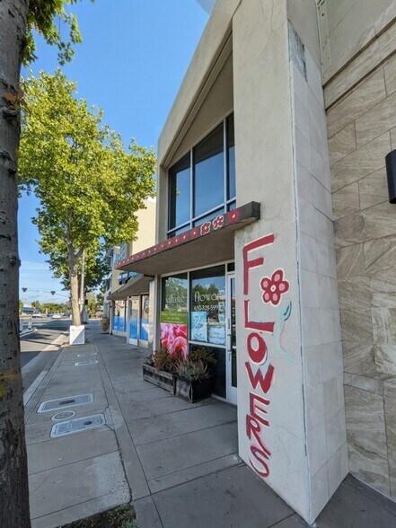 More Photos Of 2237 El Camino Real, Palo Alto Storefront For Sale