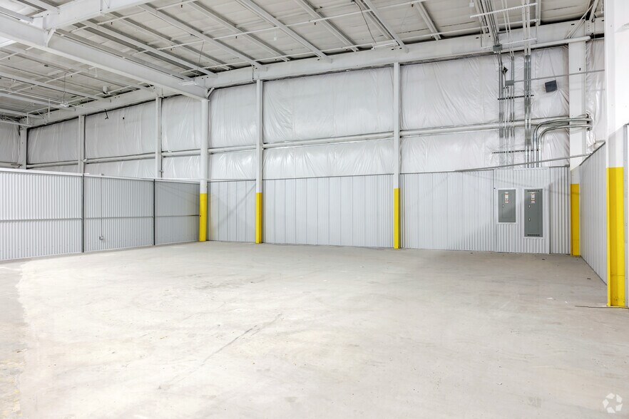 More Photos Of 5180 Fox St, Denver Warehouse For Lease