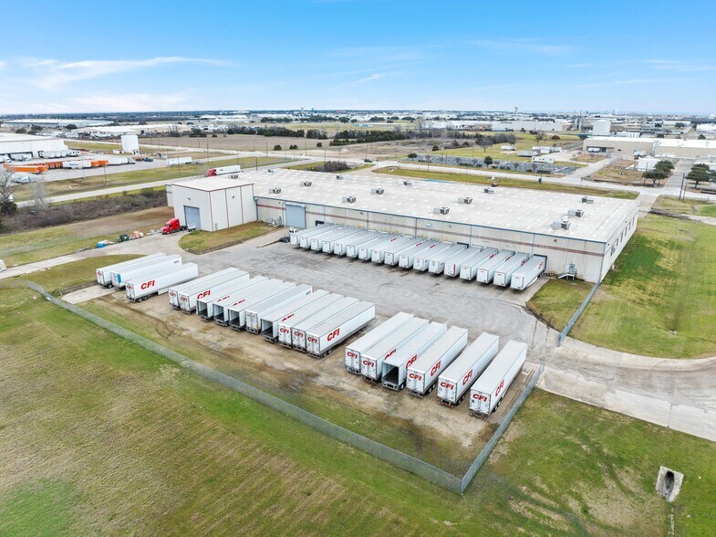More Photos Of 1555 Old Hewitt Rd, Woodway Warehouse For Lease
