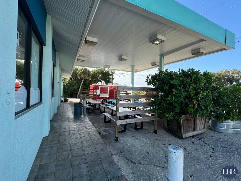 More Photos Of 2001 S Harbor City Blvd, Melbourne Restaurant For Lease