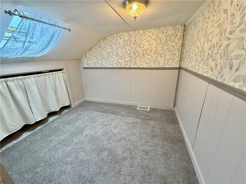 More Photos Of 35 Eaton Ave, Norwich Apartments For Sale