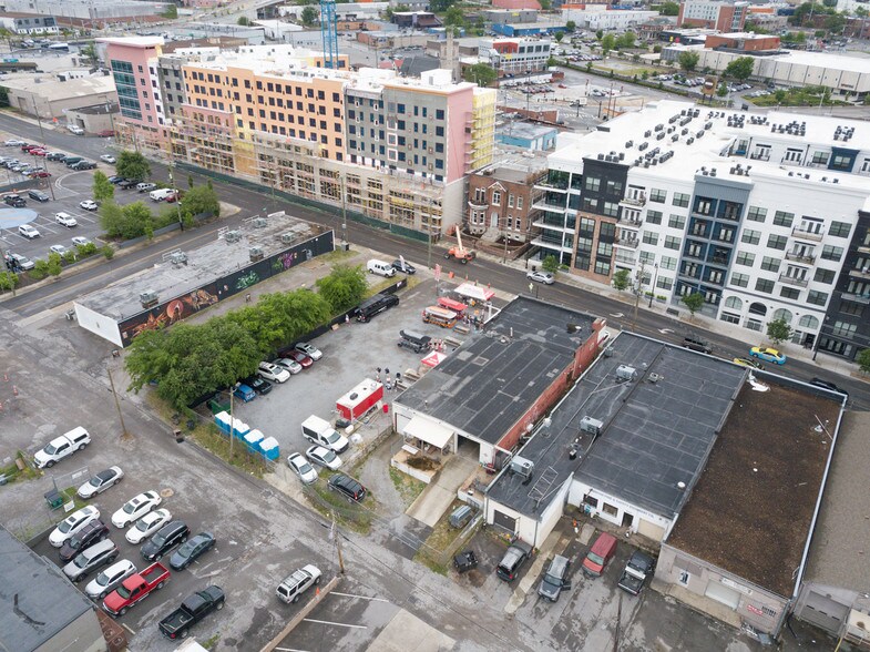 516 5th Ave S, Nashville, TN 37203 Freestanding For Sale