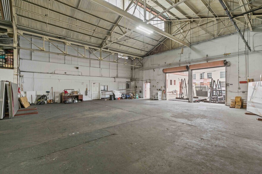 More Photos Of 3255 Saco St, Vernon Warehouse For Lease