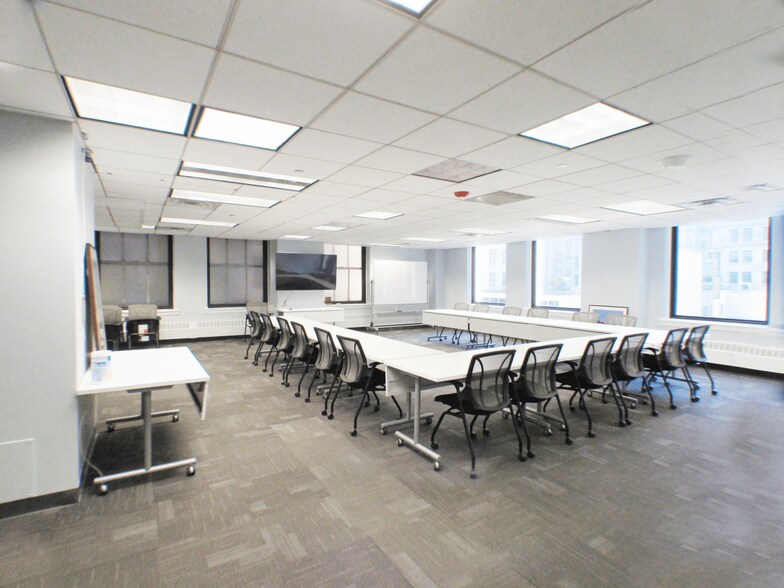 More Photos Of 105 W Madison St, Chicago Office Residential For Lease