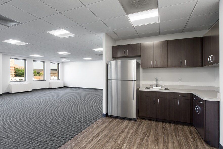 More Photos Of 209 Madison St, Alexandria Office For Lease