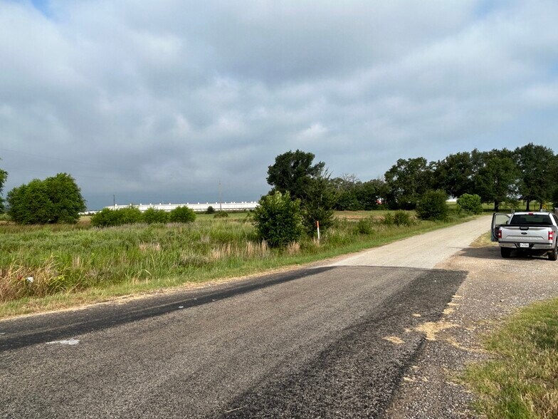 More Photos Of South US Hwy 79/84, Palestine Land For Sale