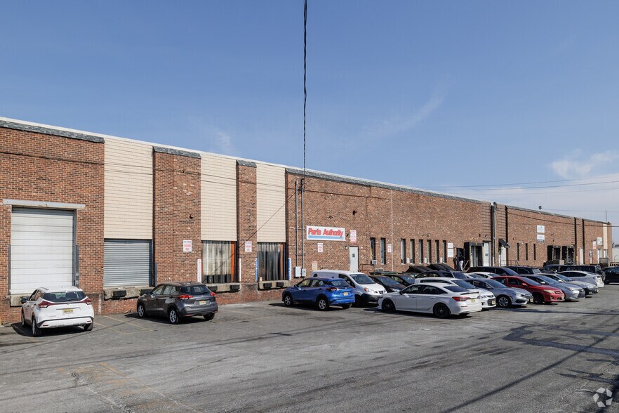 More Photos Of 467-475 Mundet Pl, Hillside Warehouse For Lease