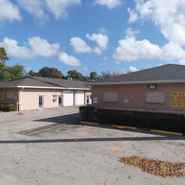 More Photos Of 5280 10th Ave N, Greenacres Warehouse For Sale