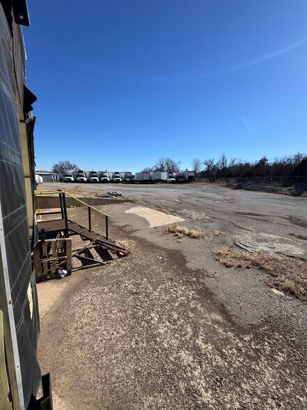 More Photos Of 8716 SE 15th St, Oklahoma City Distribution For Sale