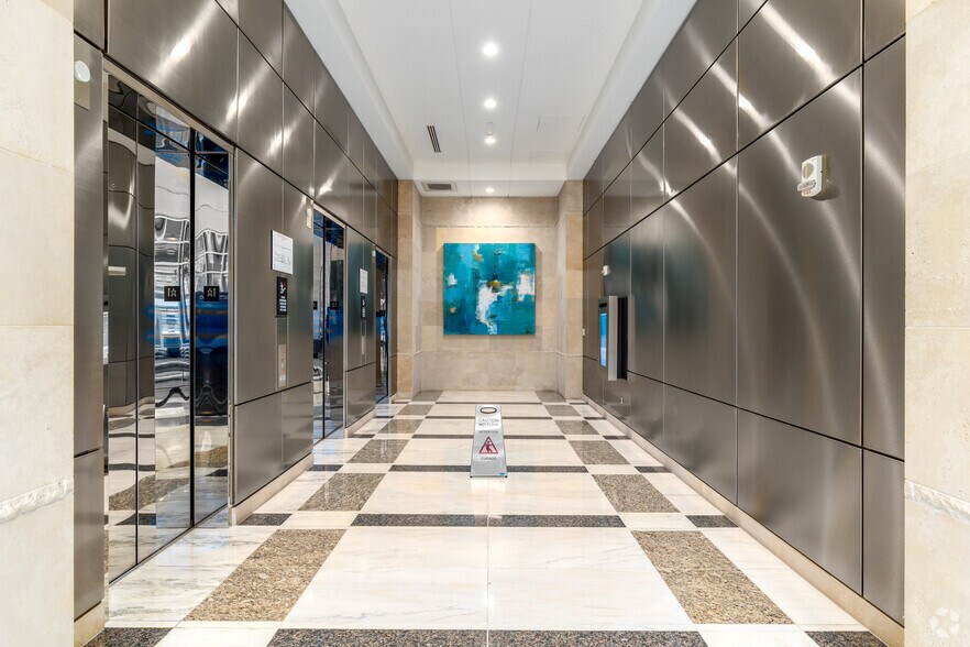 More Photos Of 1111 Metropolitan Ave, Charlotte Office Residential For Lease