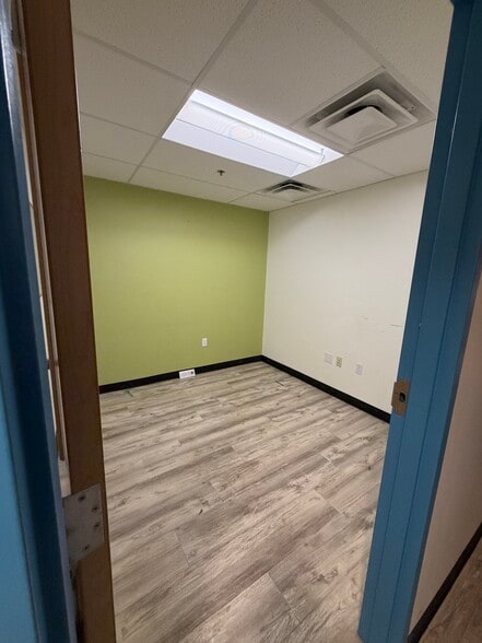 More Photos Of One Davis Sq, Somerville Health Club For Lease