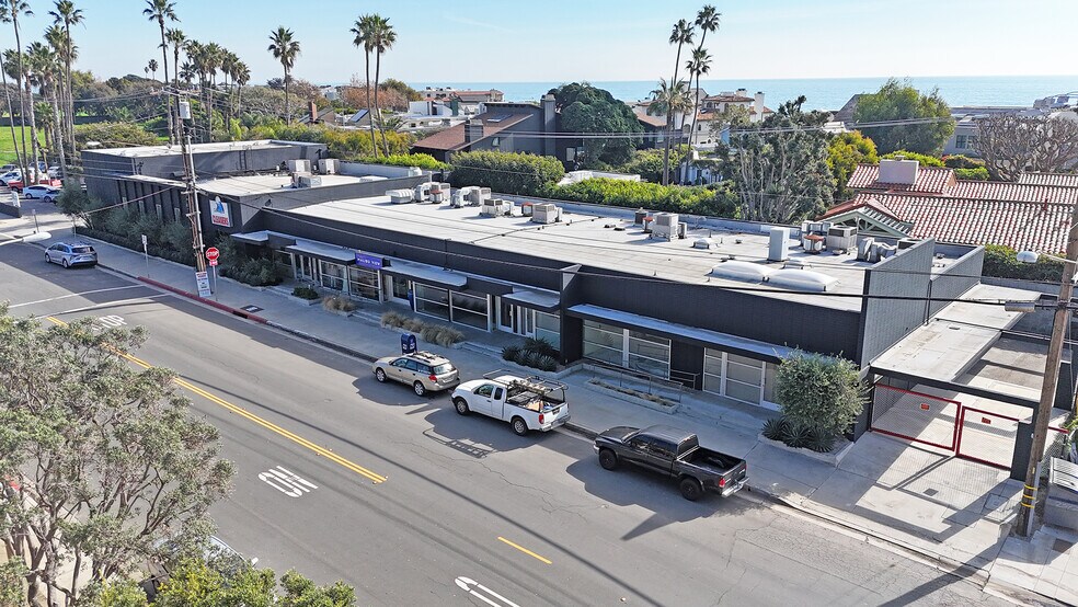 More Photos Of 23676-23712 Malibu Rd, Malibu Office For Lease