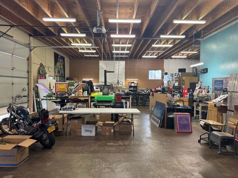 More Photos Of 211 Pine St, Rogue River General Retail For Sale