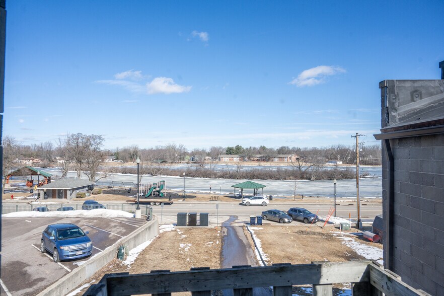 More Photos Of 207 E State St, Mauston Storefront Retail Residential For Sale