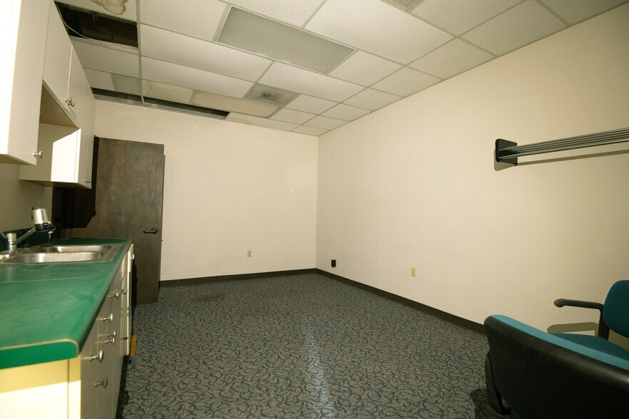 More Photos Of 1330 N Park St, Carrollton Medical For Lease