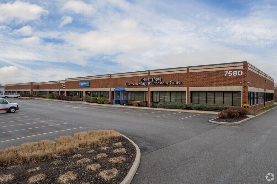 More Photos Of 7580 Northcliff Ave, Brooklyn Office For Lease