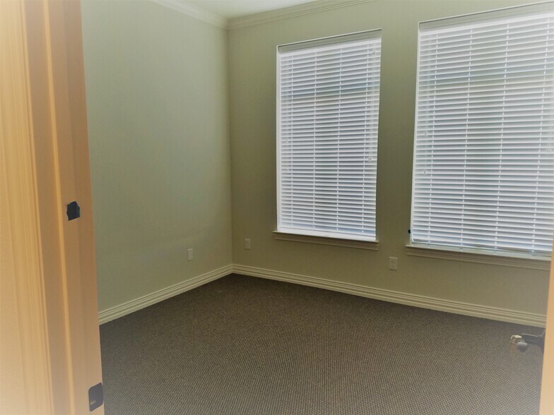 More Photos Of 8668 John Hickman Pky, Frisco Medical For Lease