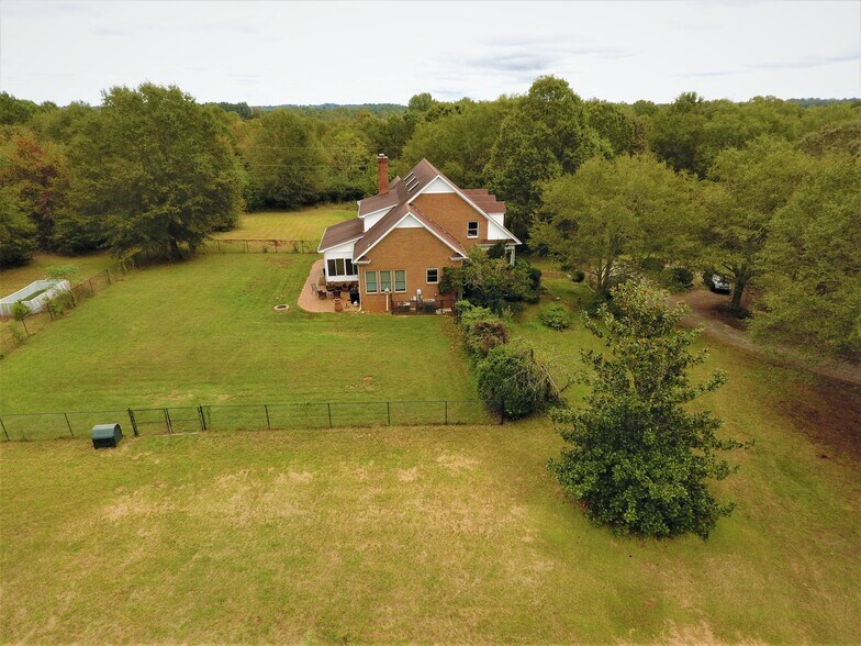 More Photos Of 350 Robin Lake Rd, Duncan Land For Sale