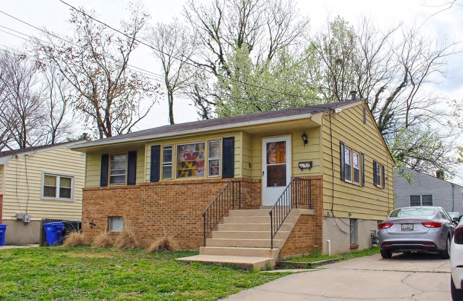 Primary Photo Of , College Park Specialty For Sale