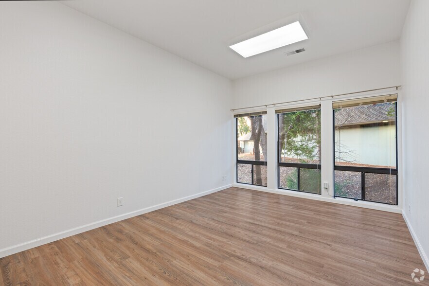 More Photos Of 5910 Clark Rd, Paradise Medical For Lease