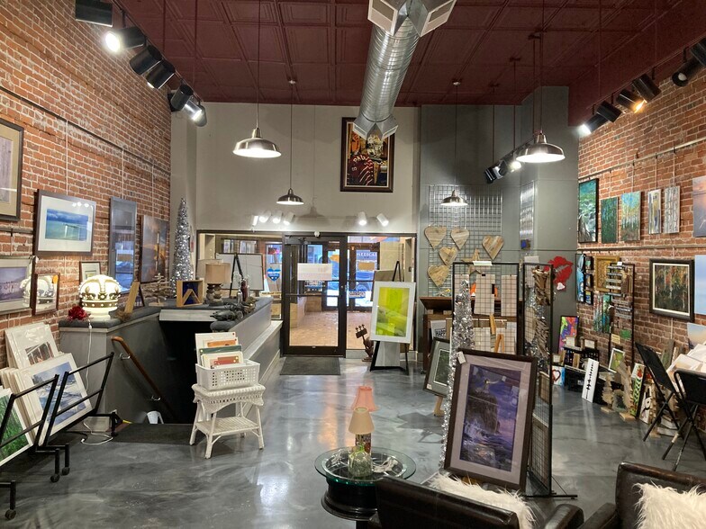 More Photos Of 323 W Superior St, Duluth Storefront Retail Office For Sale