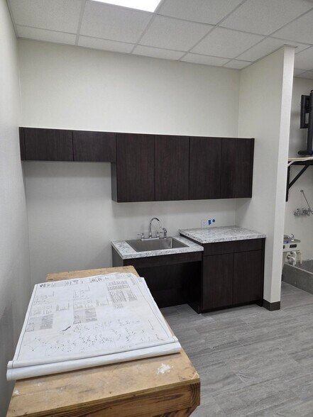 More Photos Of 3430 Alemeda St, Fort Worth Warehouse For Lease