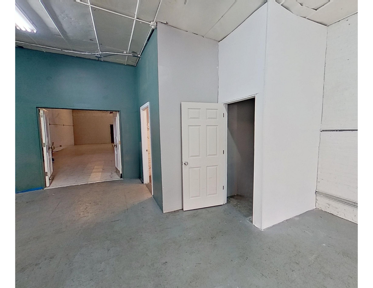 More Photos Of 211 E 123rd St, New York Warehouse For Lease