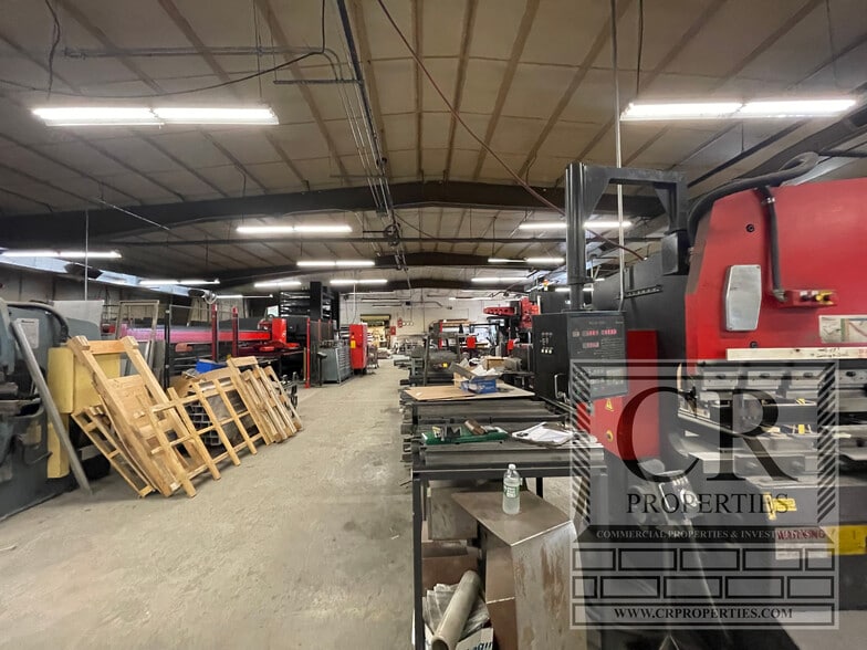 More Photos Of 19 Ryan Dr, Hopewell Junction Manufacturing For Lease