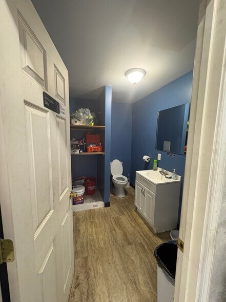More Photos Of 1212 Deriso Ln, Pikesville Flex For Lease