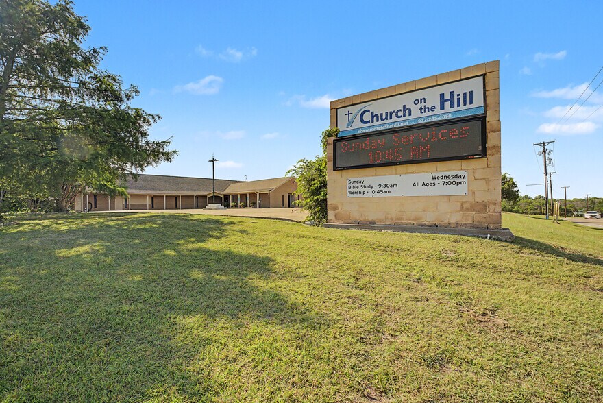 More Photos Of 2111 Skyline Dr, Mesquite Religious Facility For Sale