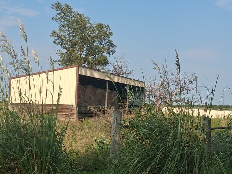 More Photos Of 6841 E US Highway 56, Overbrook Land For Sale