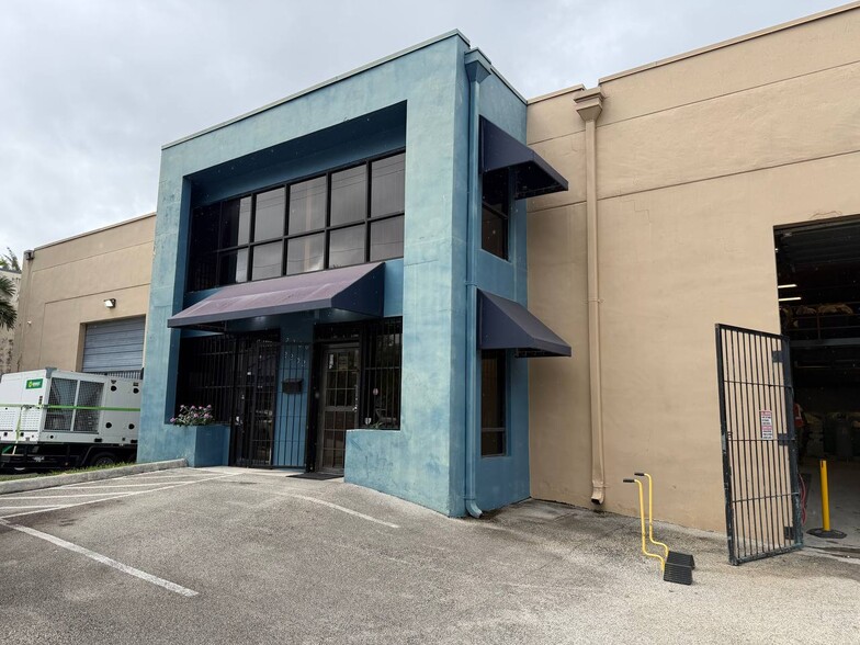 Primary Photo Of 2200-2202 NW 93rd Ave, Miami Warehouse For Lease