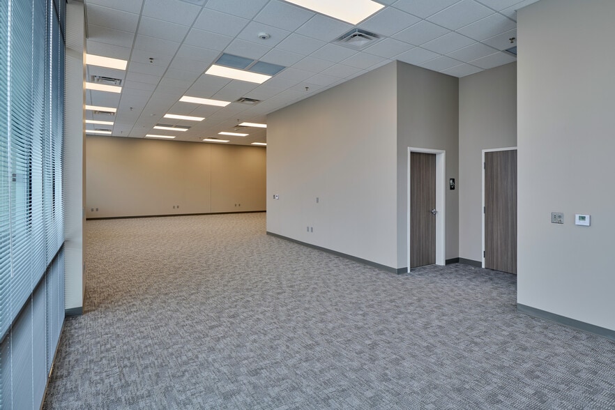 More Photos Of 8900 Escobar Dr, El Paso Distribution For Lease