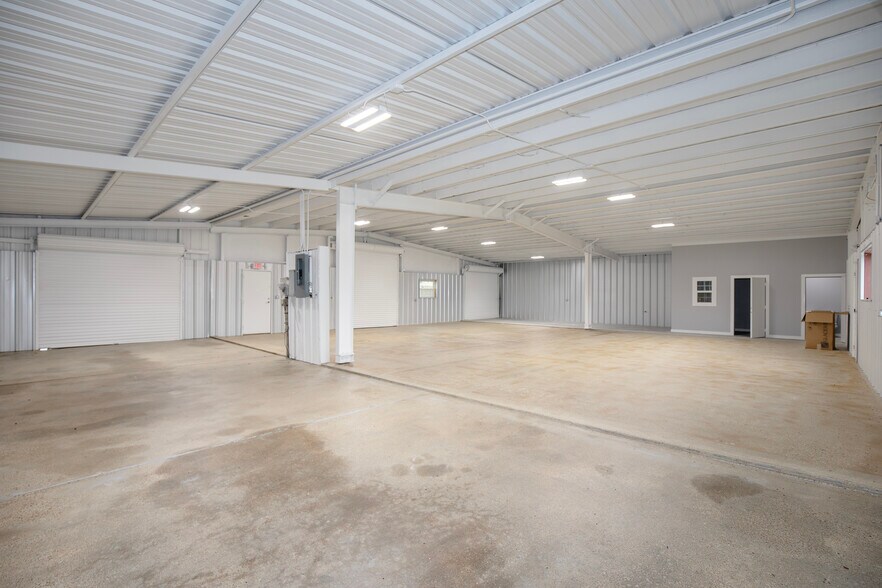 More Photos Of 1250 Winfield Ln, Kemah Industrial For Lease