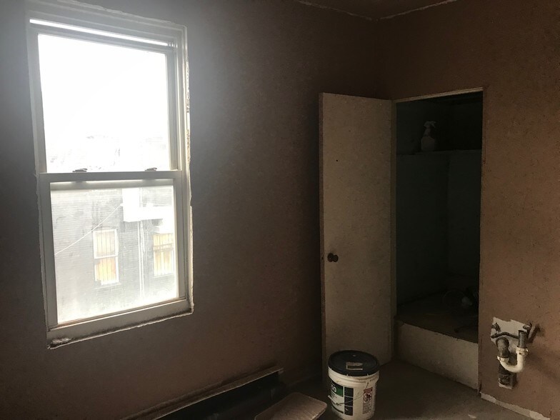 More Photos Of 2422 E Monument St, Baltimore Storefront Retail Residential For Sale