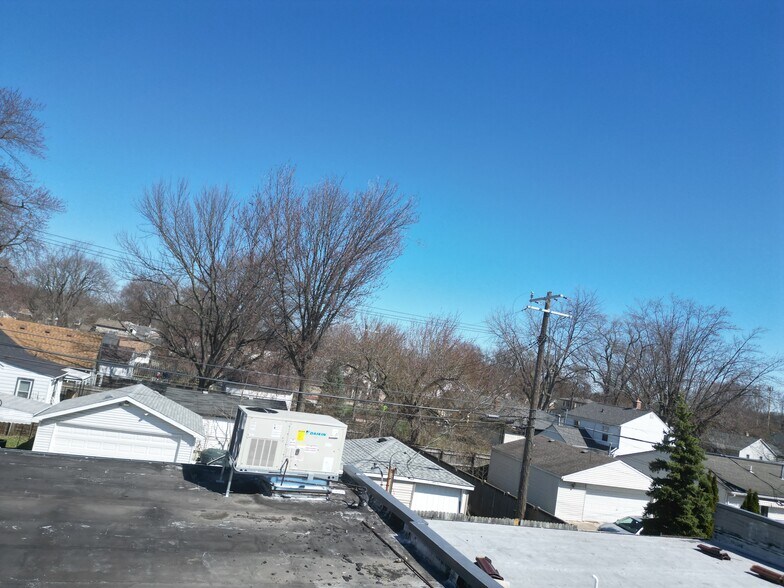 More Photos Of 307-341 E 11 Mile Rd, Madison Heights Unknown For Lease