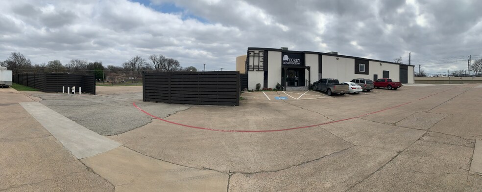 More Photos Of 13840 Denton Dr, Farmers Branch Warehouse For Lease