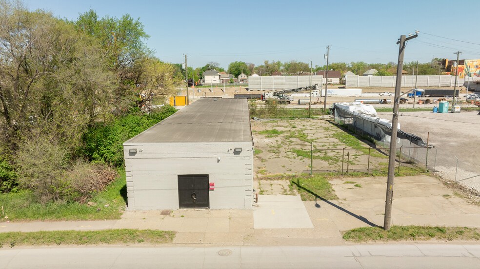 Primary Photo Of 6944 W Fort St, Detroit Storefront For Lease