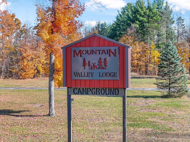 More Photos Of 10422 Cadillac Hwy, Thompsonville Hotel For Sale