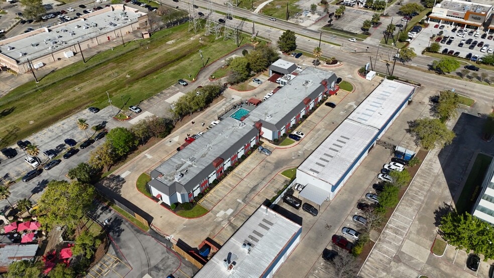 More Photos Of 889 W Bay Area Blvd, Webster Hotel For Sale