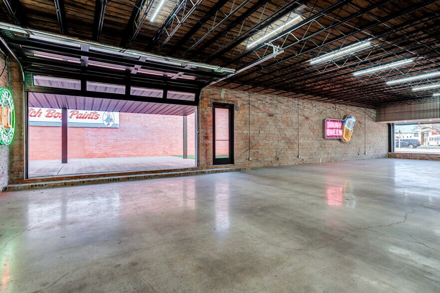 More Photos Of 1213 Crickets Ave, Lubbock Storefront For Lease