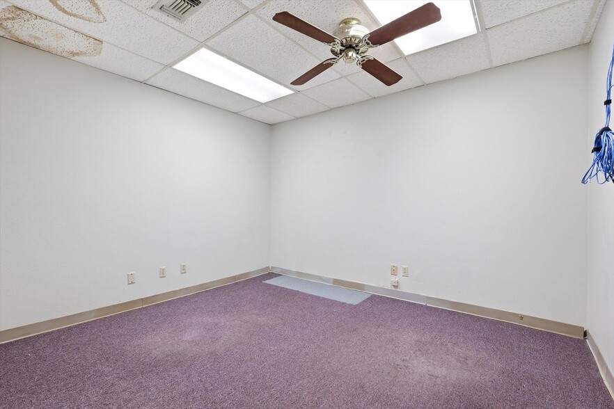 More Photos Of 2141-2149 W Park Blvd, Plano Unknown For Lease