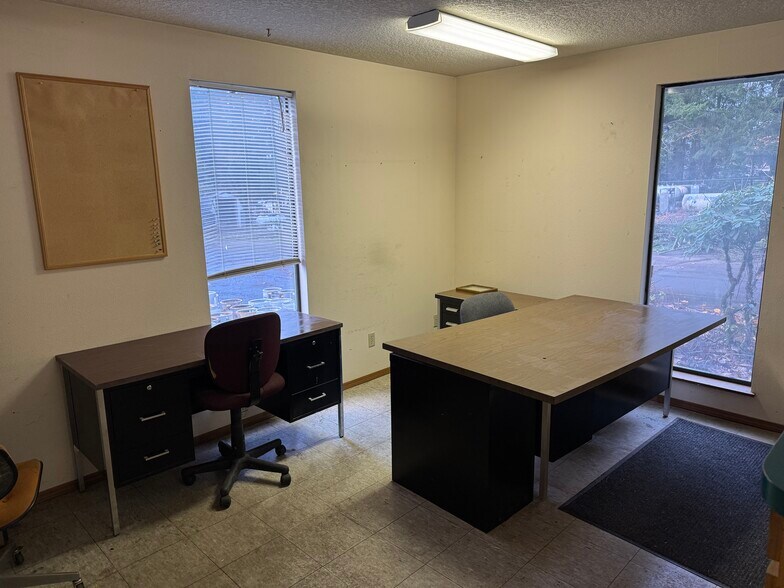 More Photos Of 36795 Industrial Way, Sandy Land For Lease